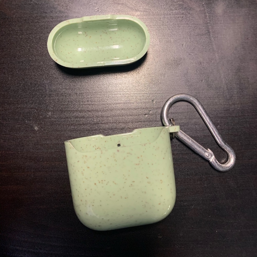 Biodegradable Airpods Case with Carabiner
